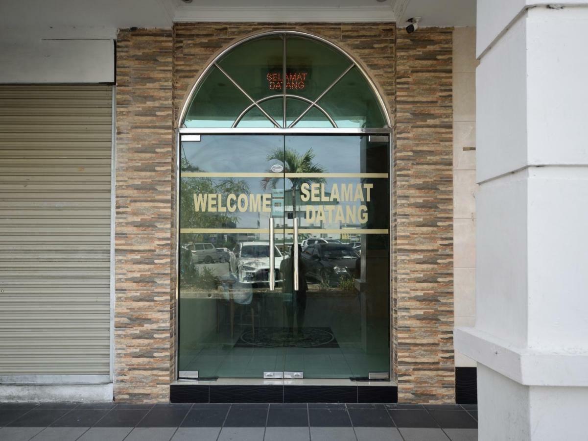Oyo892纳迪亚大酒店 拉布安 外观 照片